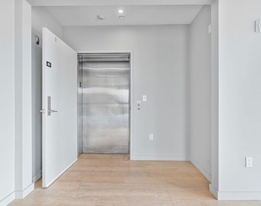 1621 Malcolm Avenue - Photo Thumbnail 3