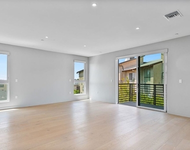 1621 Malcolm Avenue - Photo Thumbnail 20
