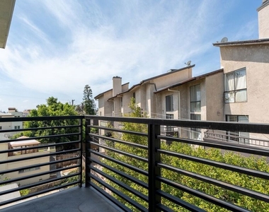 1621 Malcolm Avenue - Photo Thumbnail 30