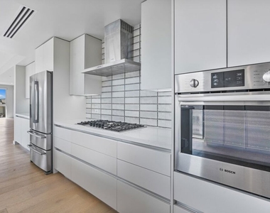 1621 Malcolm Avenue - Photo Thumbnail 14