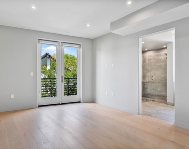 1621 Malcolm Avenue - Photo Thumbnail 34