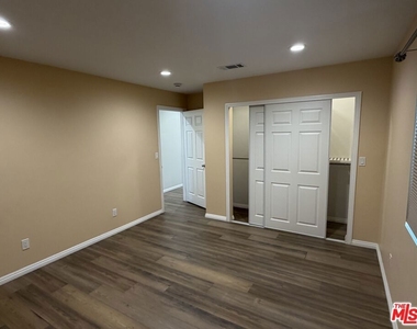 3543 Sanborn Avenue - Photo Thumbnail 15