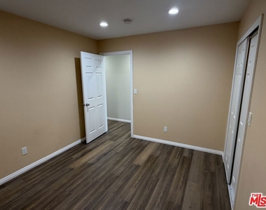3543 Sanborn Avenue - Photo Thumbnail 16