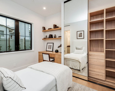 4210 Kraft Avenue - Photo Thumbnail 33