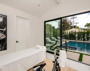 4210 Kraft Avenue - Photo Thumbnail 17