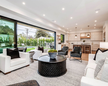 4210 Kraft Avenue - Photo Thumbnail 10