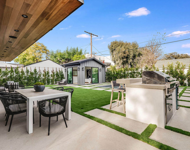 4210 Kraft Avenue - Photo Thumbnail 13