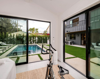 4210 Kraft Avenue - Photo Thumbnail 18