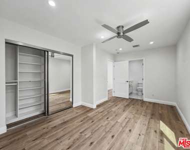 5035 Zelzah Avenue - Photo Thumbnail 31