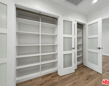 5035 Zelzah Avenue - Photo Thumbnail 23