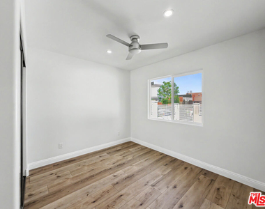 5035 Zelzah Avenue - Photo Thumbnail 40