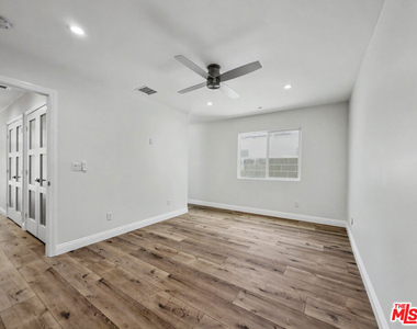 5035 Zelzah Avenue - Photo Thumbnail 24