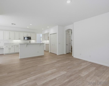 3173 Willow Tree Ln - Photo Thumbnail 15