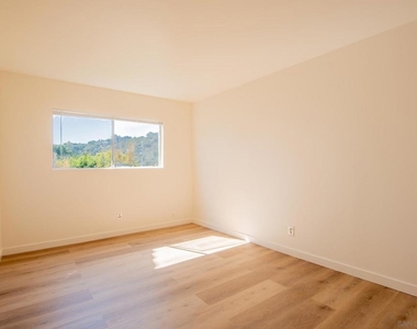 1823 Sparks Ct. - Photo Thumbnail 17