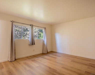 1823 Sparks Ct. - Photo Thumbnail 10
