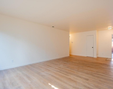 1823 Sparks Ct. - Photo Thumbnail 4