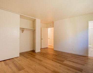 1823 Sparks Ct. - Photo Thumbnail 11