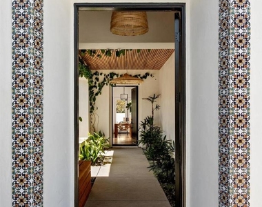 809 Sandy Court - Photo Thumbnail 6