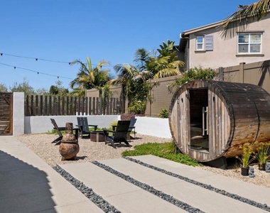 809 Sandy Court - Photo Thumbnail 3