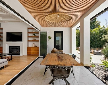 809 Sandy Court - Photo Thumbnail 2