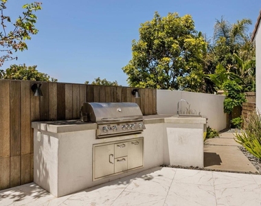 809 Sandy Court - Photo Thumbnail 13