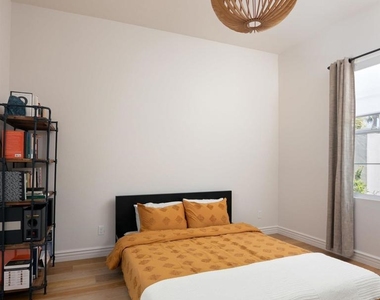 809 Sandy Court - Photo Thumbnail 24