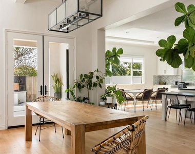 809 Sandy Court - Photo Thumbnail 17