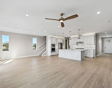 2954 Copley Ave - Photo Thumbnail 2