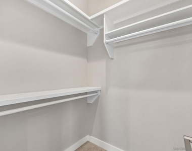 2954 Copley Ave - Photo Thumbnail 33