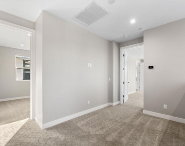 2954 Copley Ave - Photo Thumbnail 17