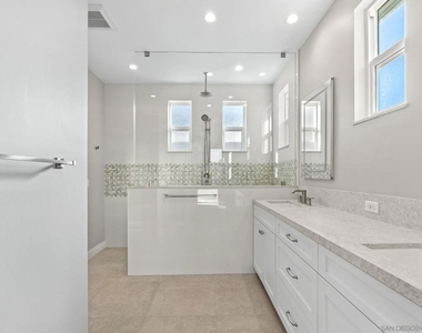 2954 Copley Ave - Photo Thumbnail 24