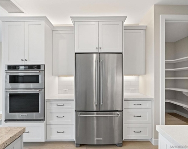 2954 Copley Ave - Photo Thumbnail 8