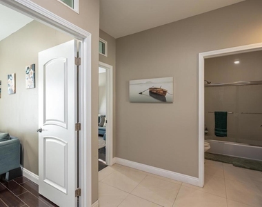 4741 Point Loma Ave - Photo Thumbnail 24