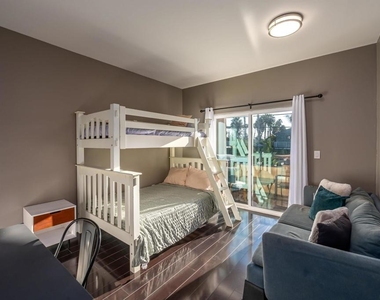 4741 Point Loma Ave - Photo Thumbnail 14