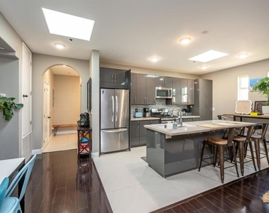 4741 Point Loma Ave - Photo Thumbnail 8