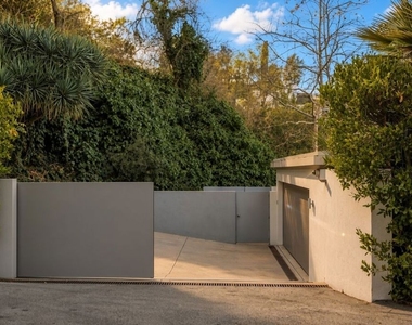 3201 Oakley Drive - Photo Thumbnail 2