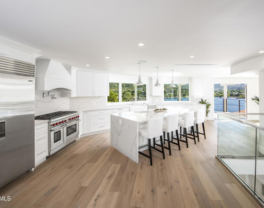 290 Lake Sherwood Drive - Photo Thumbnail 6