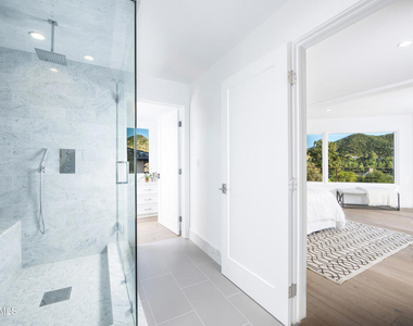 290 Lake Sherwood Drive - Photo Thumbnail 14