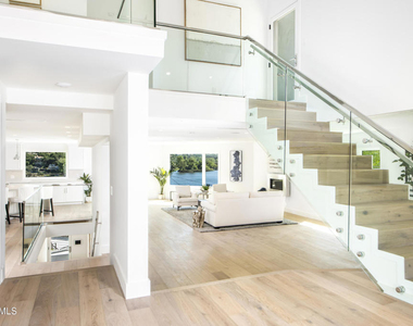 290 Lake Sherwood Drive - Photo Thumbnail 2