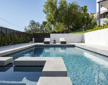 290 Lake Sherwood Drive - Photo Thumbnail 17