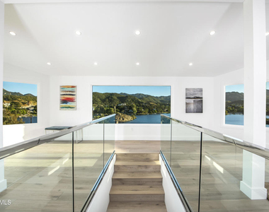 290 Lake Sherwood Drive - Photo Thumbnail 12