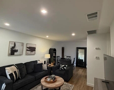 680 N Ashurst Court - Photo Thumbnail 3