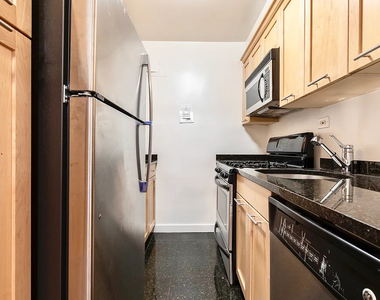 145 4th Avenue, New York, NY 10003 - Photo Thumbnail 4