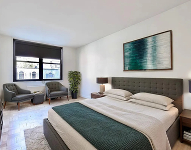 145 4th Avenue, New York, NY 10003 - Photo Thumbnail 2