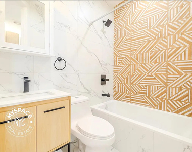 1468 Fulton Street - Photo Thumbnail 8