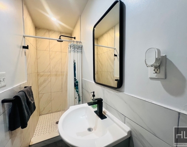 886 Hancock Street - Photo Thumbnail 4