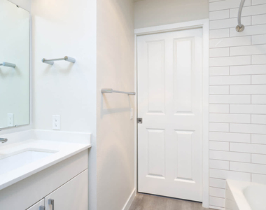 938 110th Ave Ne - Photo Thumbnail 15