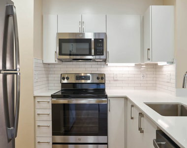 938 110th Ave Ne - Photo Thumbnail 7