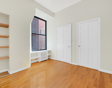 Madison Avenue - Photo Thumbnail 3