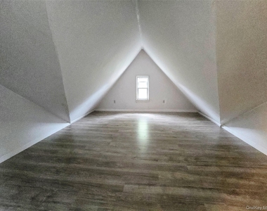 190 Bryant Avenue - Photo Thumbnail 7